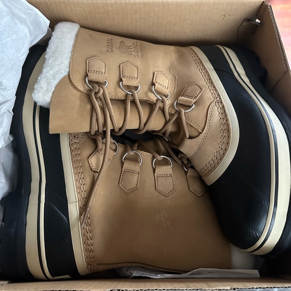 Sorel Caribou Snow Boots MINT CONDITION - Picture 2 of 6